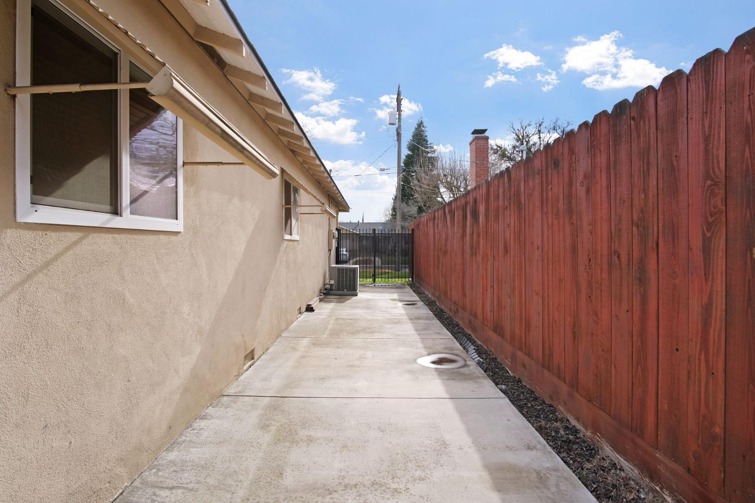 221 Bruce Ct, Modesto, CA 95350