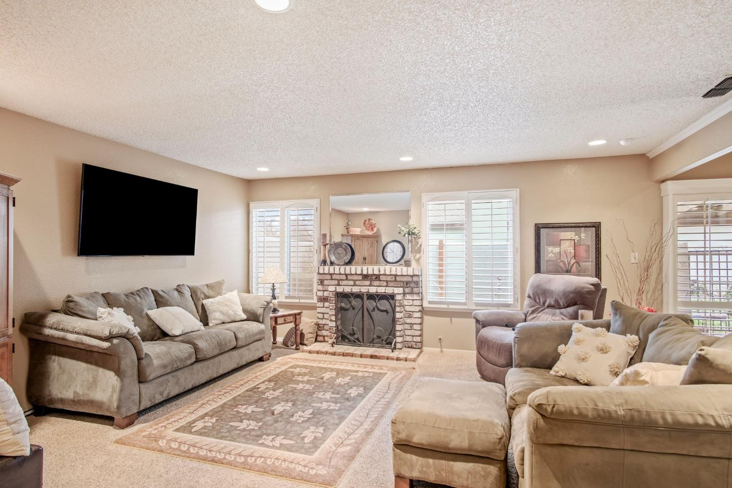 1816 Plaza De Maria, Modesto, CA 95350