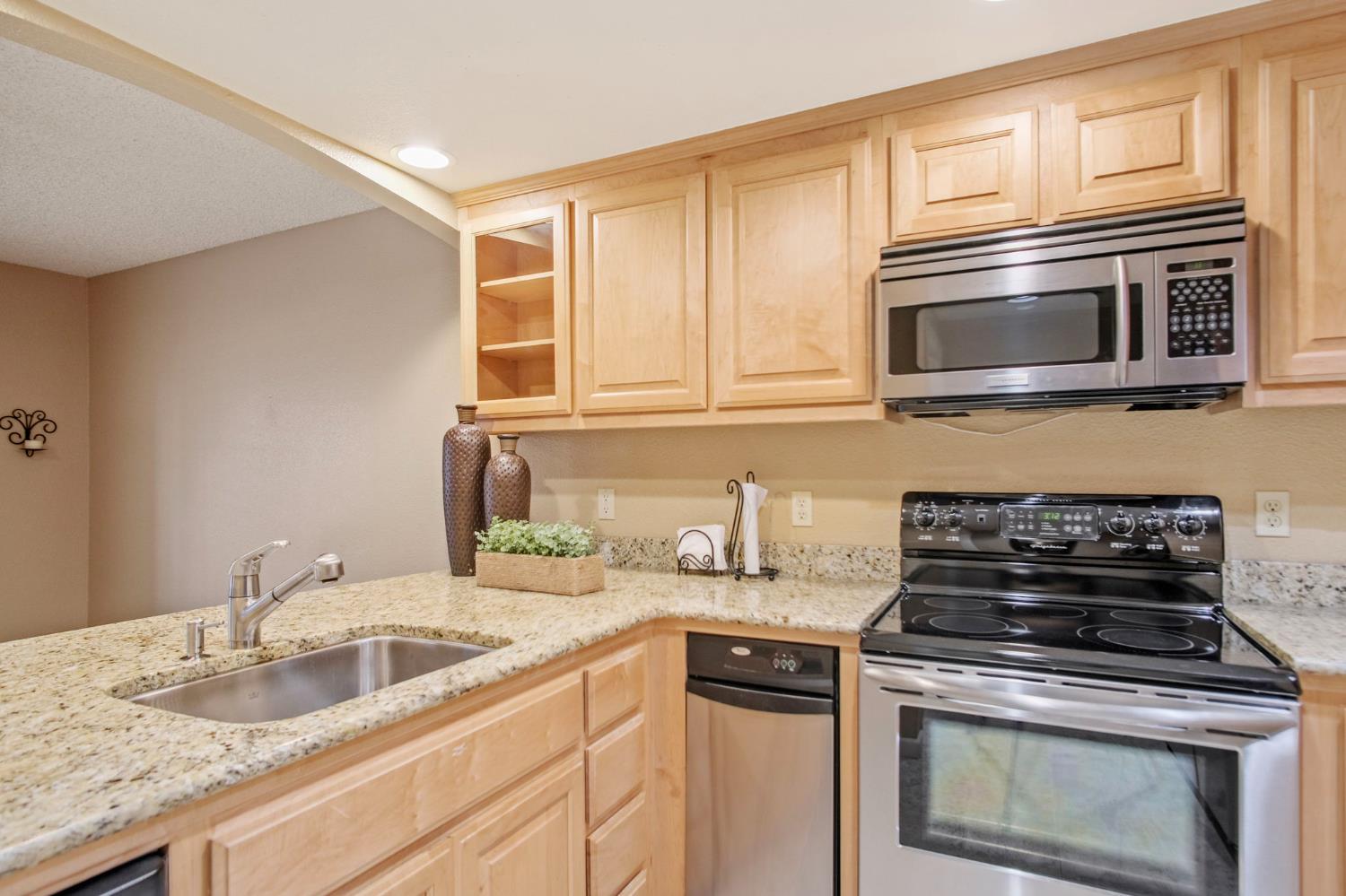 1816 Plaza De Maria, Modesto, CA 95350