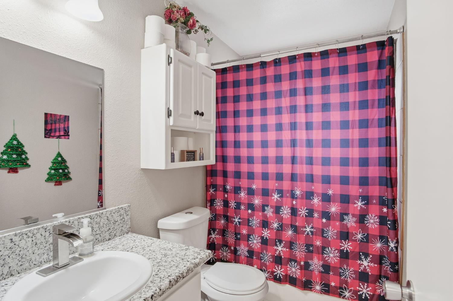 325 Ironwood Dr, Turlock, CA 95380