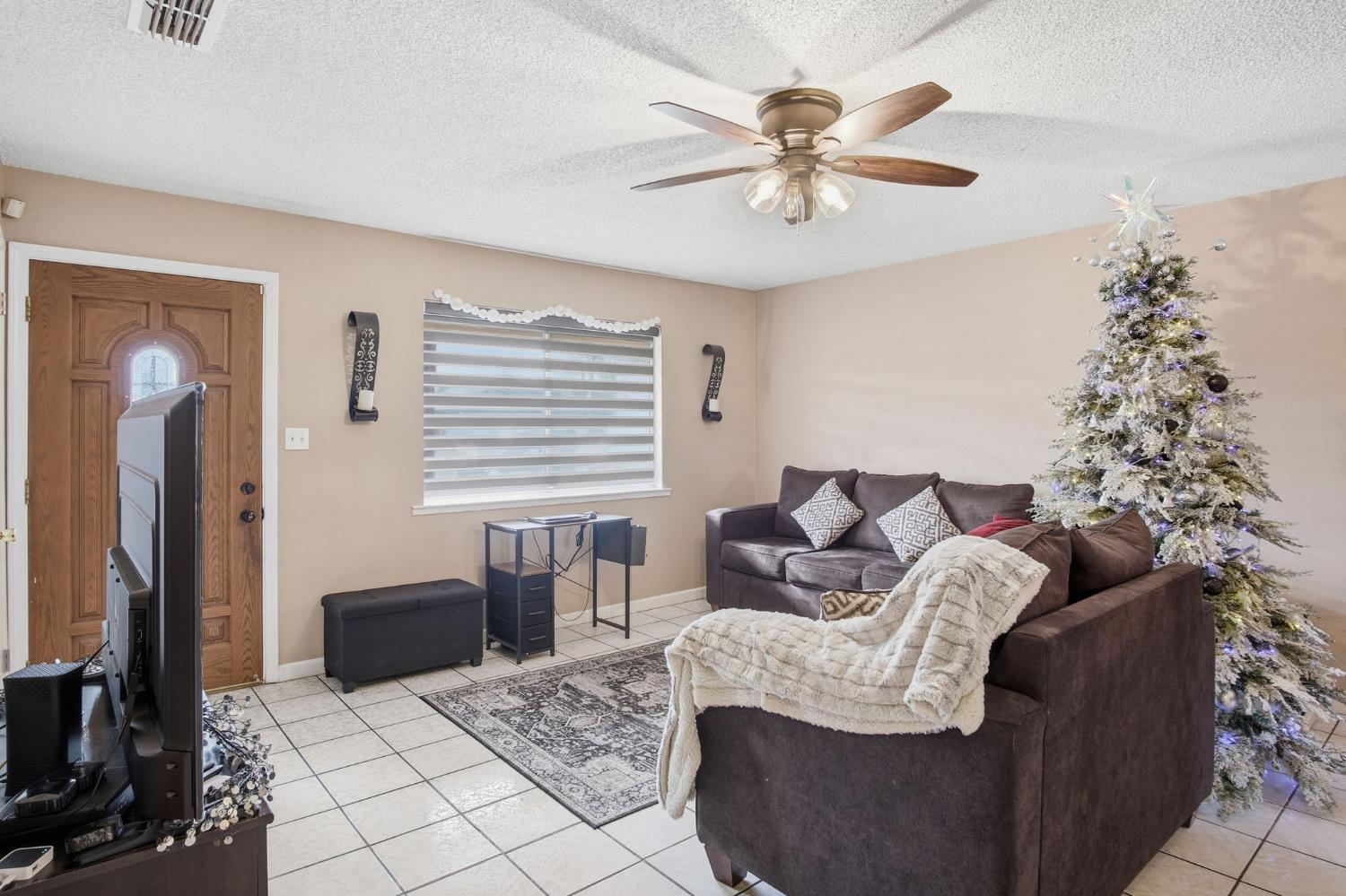 325 Ironwood Dr, Turlock, CA 95380