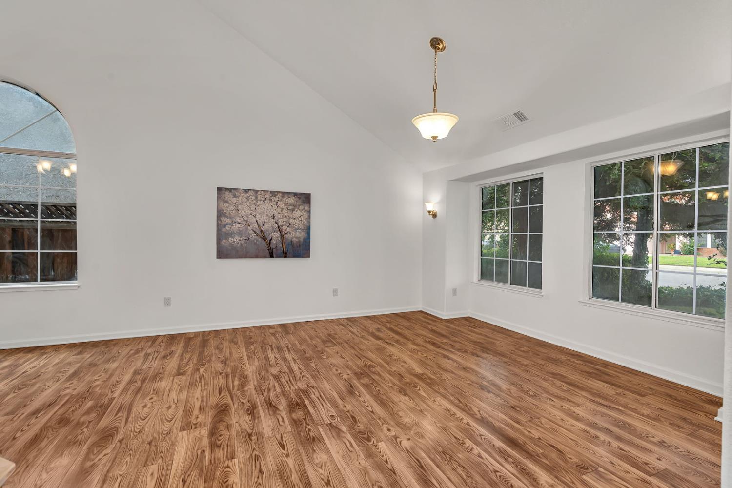 909 Neal St, Los Banos, CA 93635