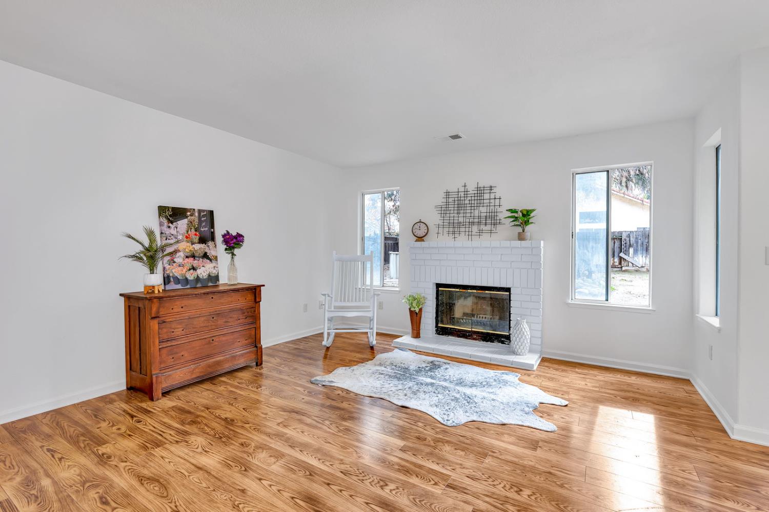 909 Neal St, Los Banos, CA 93635