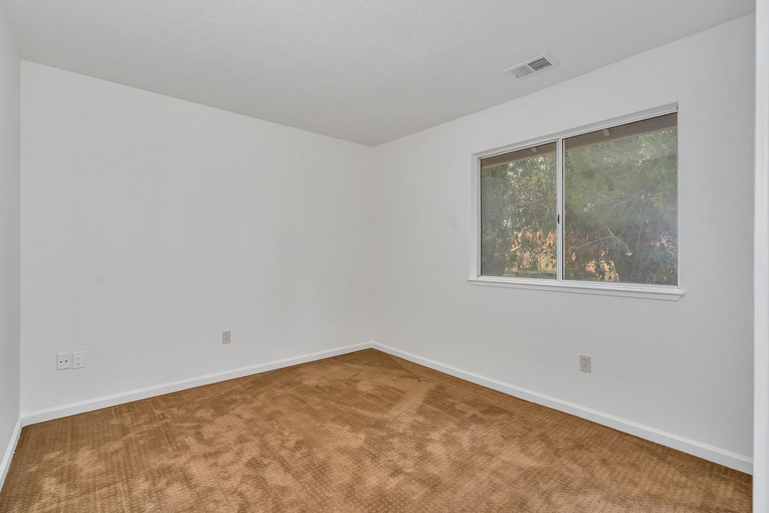 909 Neal St, Los Banos, CA 93635