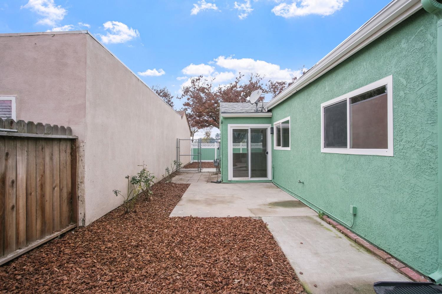 2728 Park Pl, Modesto, CA 95350