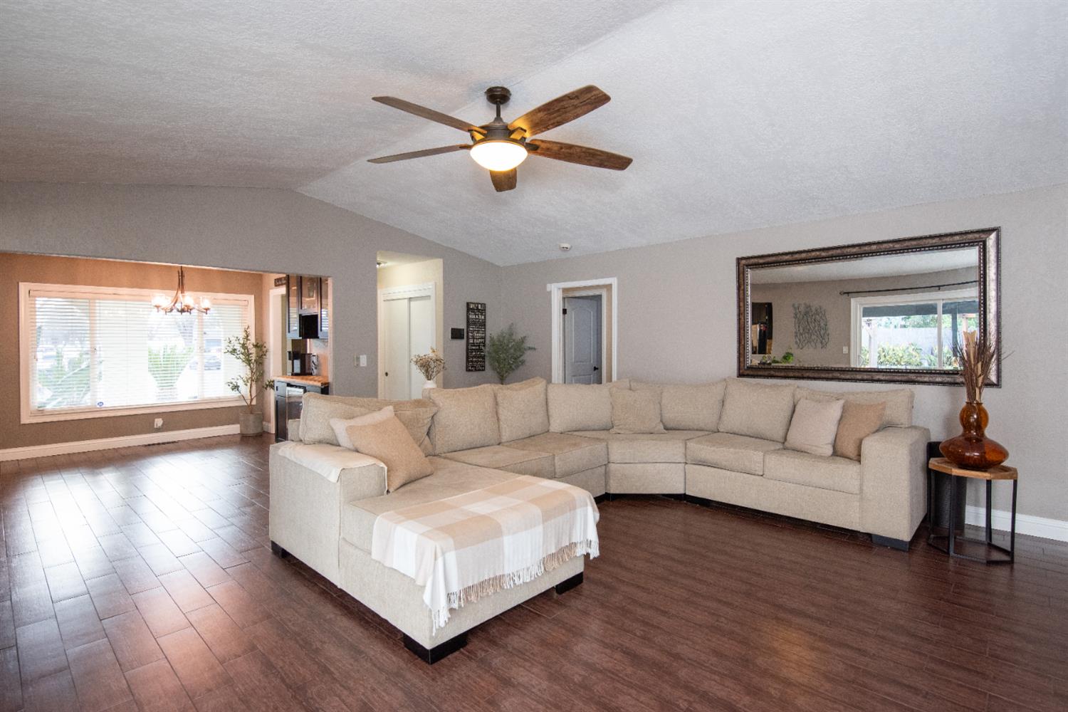 2601 Hobart Way, Modesto, CA 95358