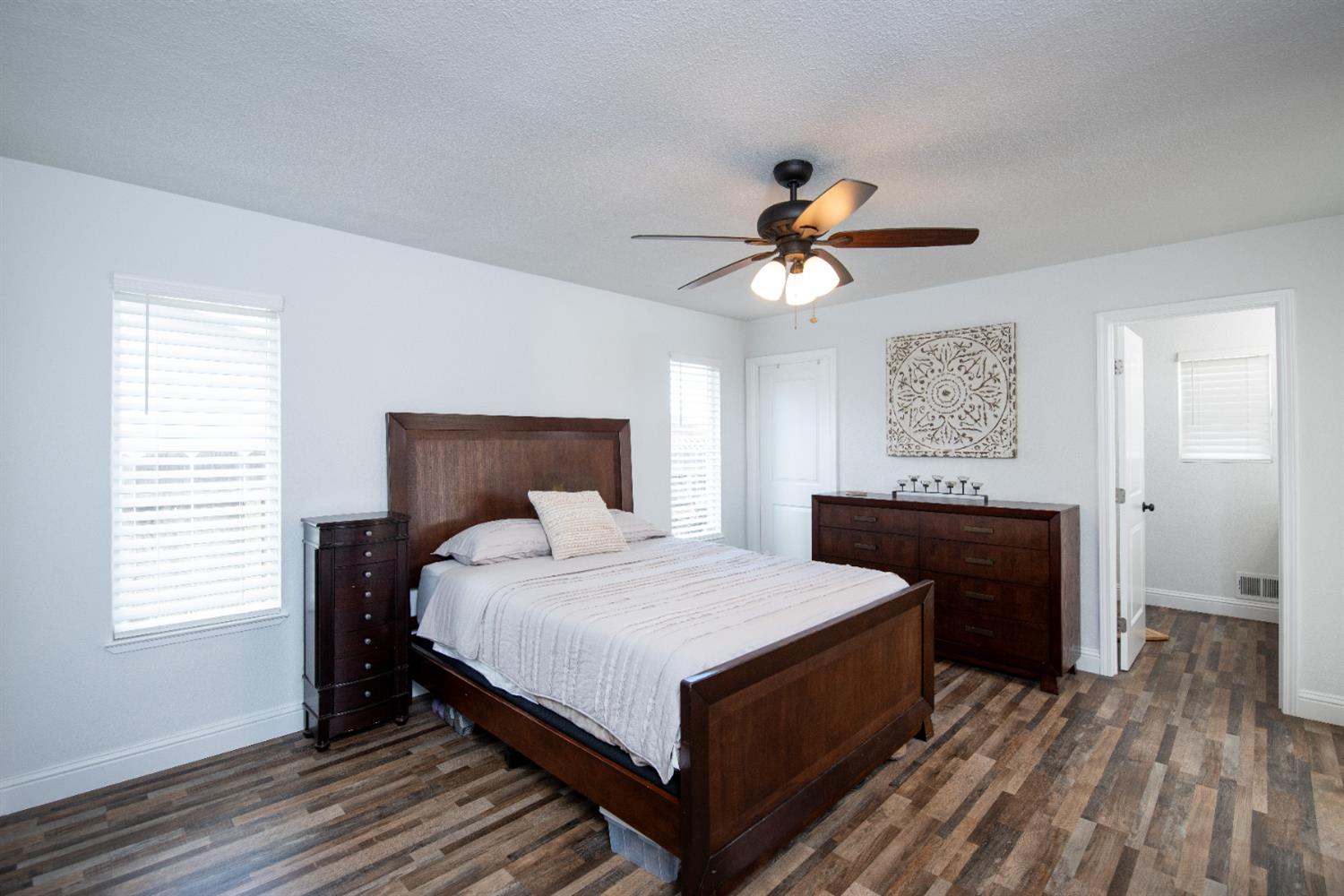 2601 Hobart Way, Modesto, CA 95358