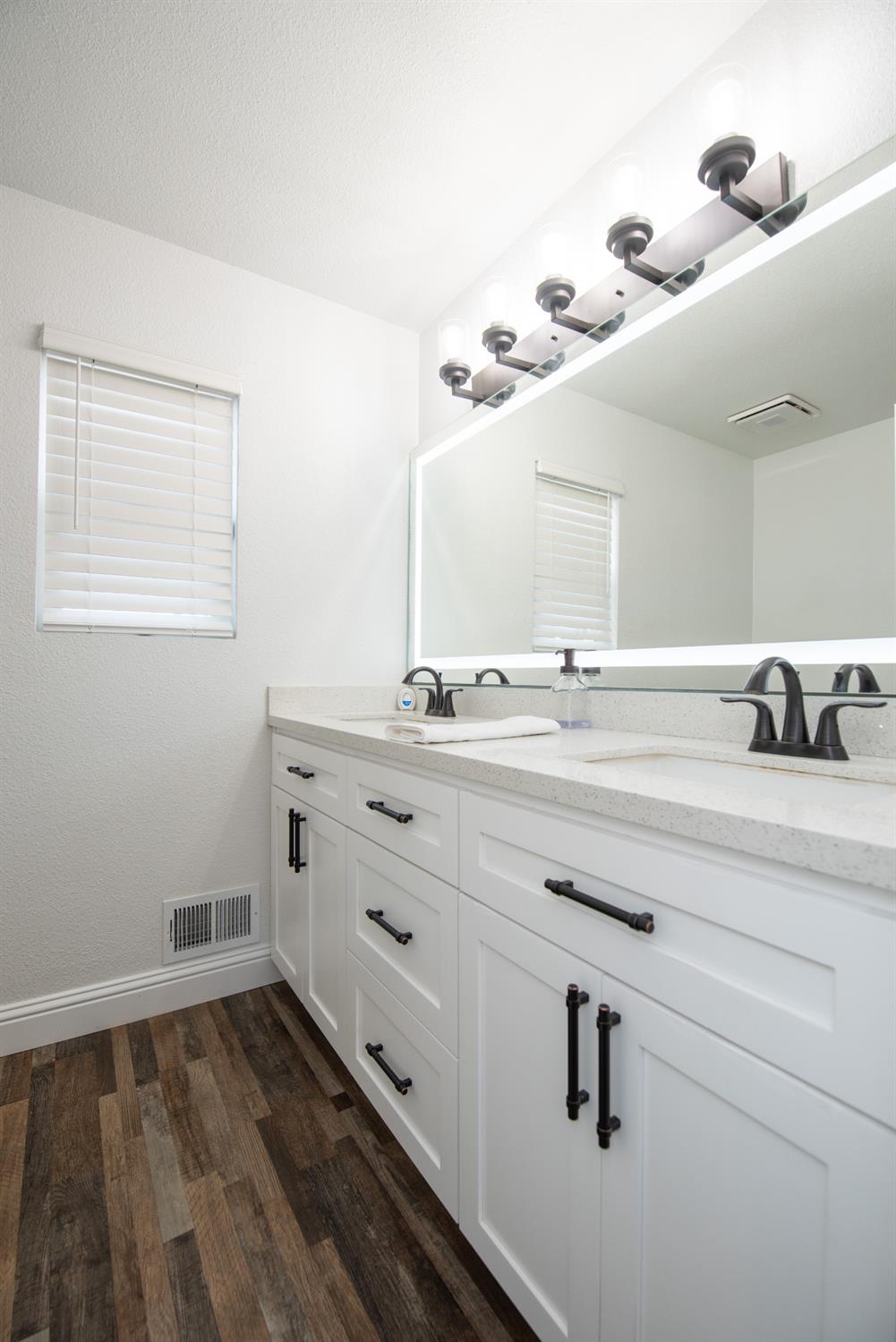 2601 Hobart Way, Modesto, CA 95358