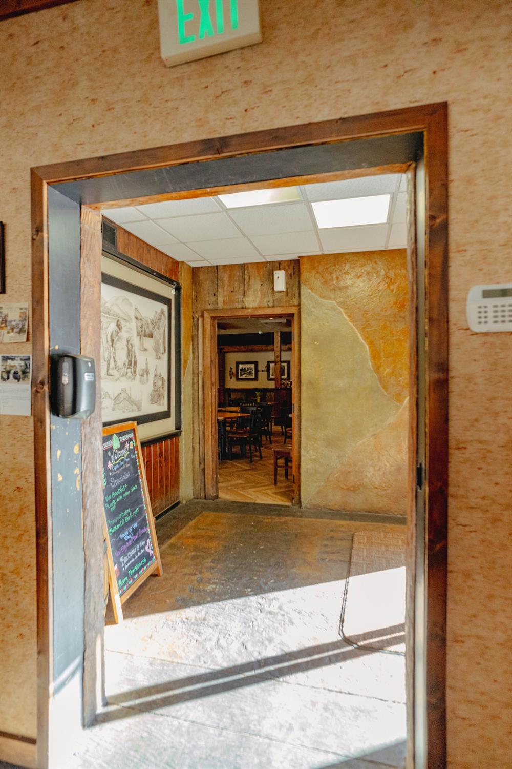 5159 State Highway 140, Mariposa, CA 95338