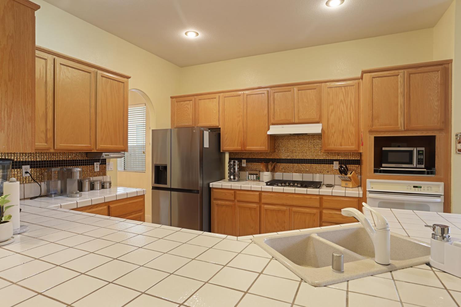 4020 Moss Rock Ct, Modesto, CA 95356