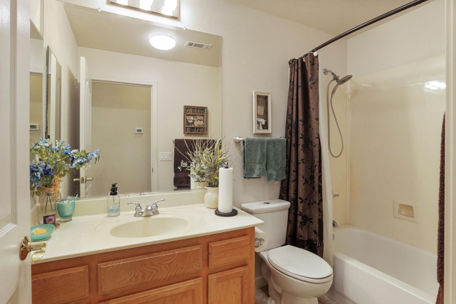 4020 Moss Rock Ct, Modesto, CA 95356