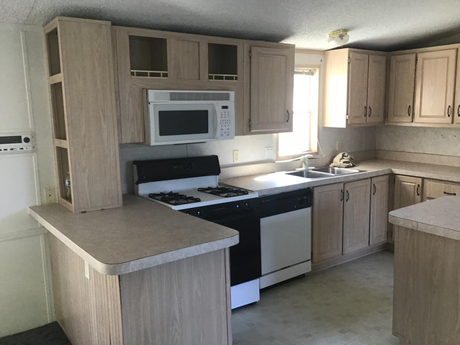 992 Iroquois Cir #8-A, Copperopolis, CA 95228