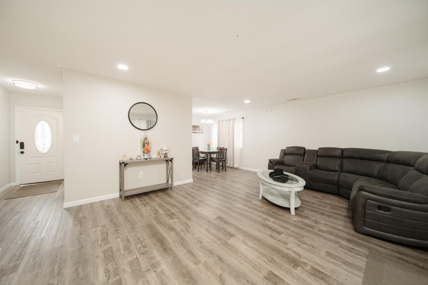 601 summit, Modesto, CA 95357