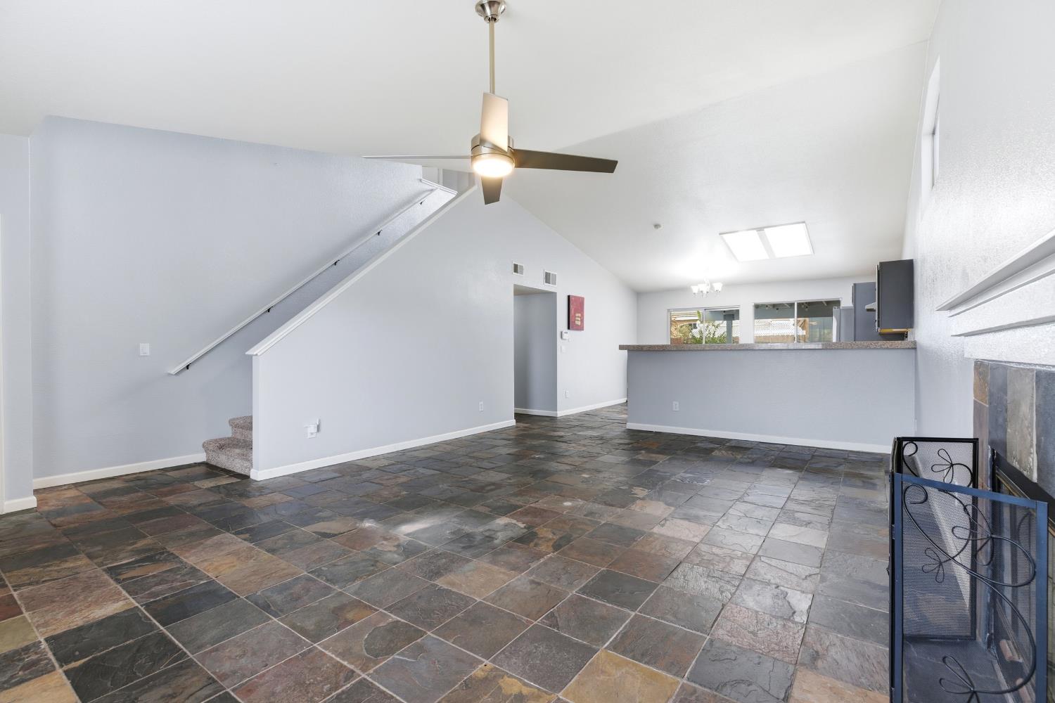 3904 Creedmoor Ave, Modesto, CA 95357