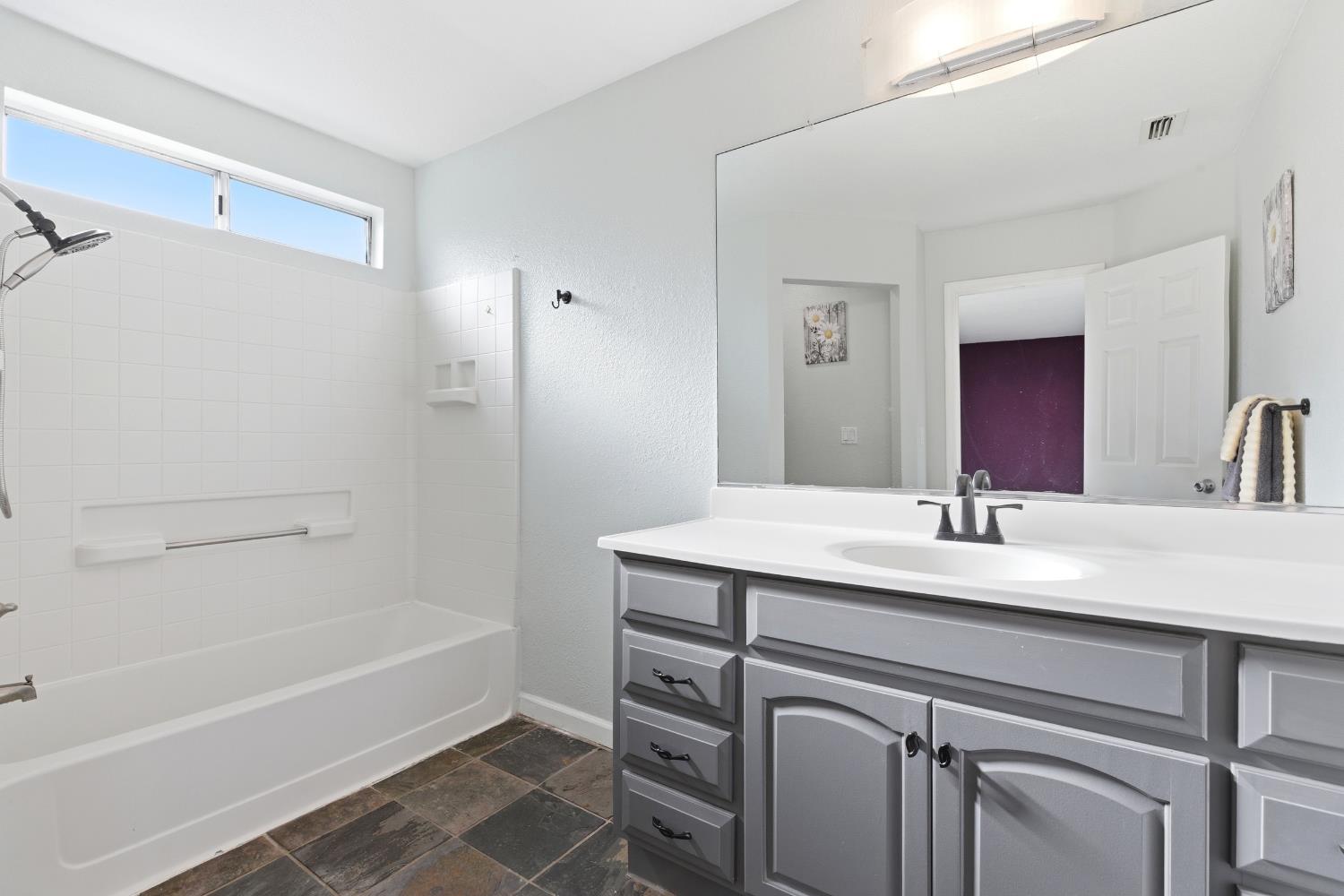 3904 Creedmoor Ave, Modesto, CA 95357