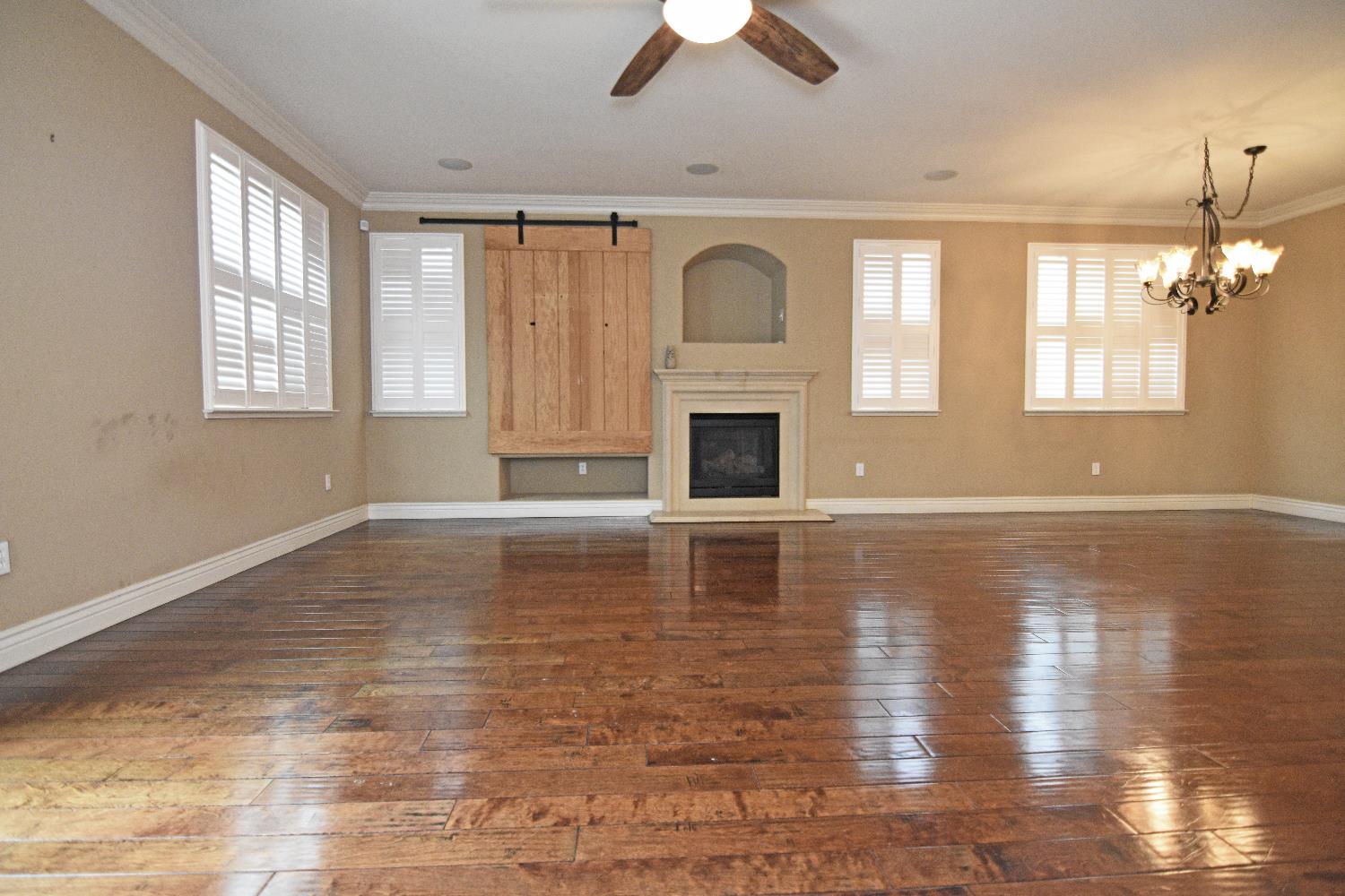 13702 Channel Ln, Waterford, CA 95386