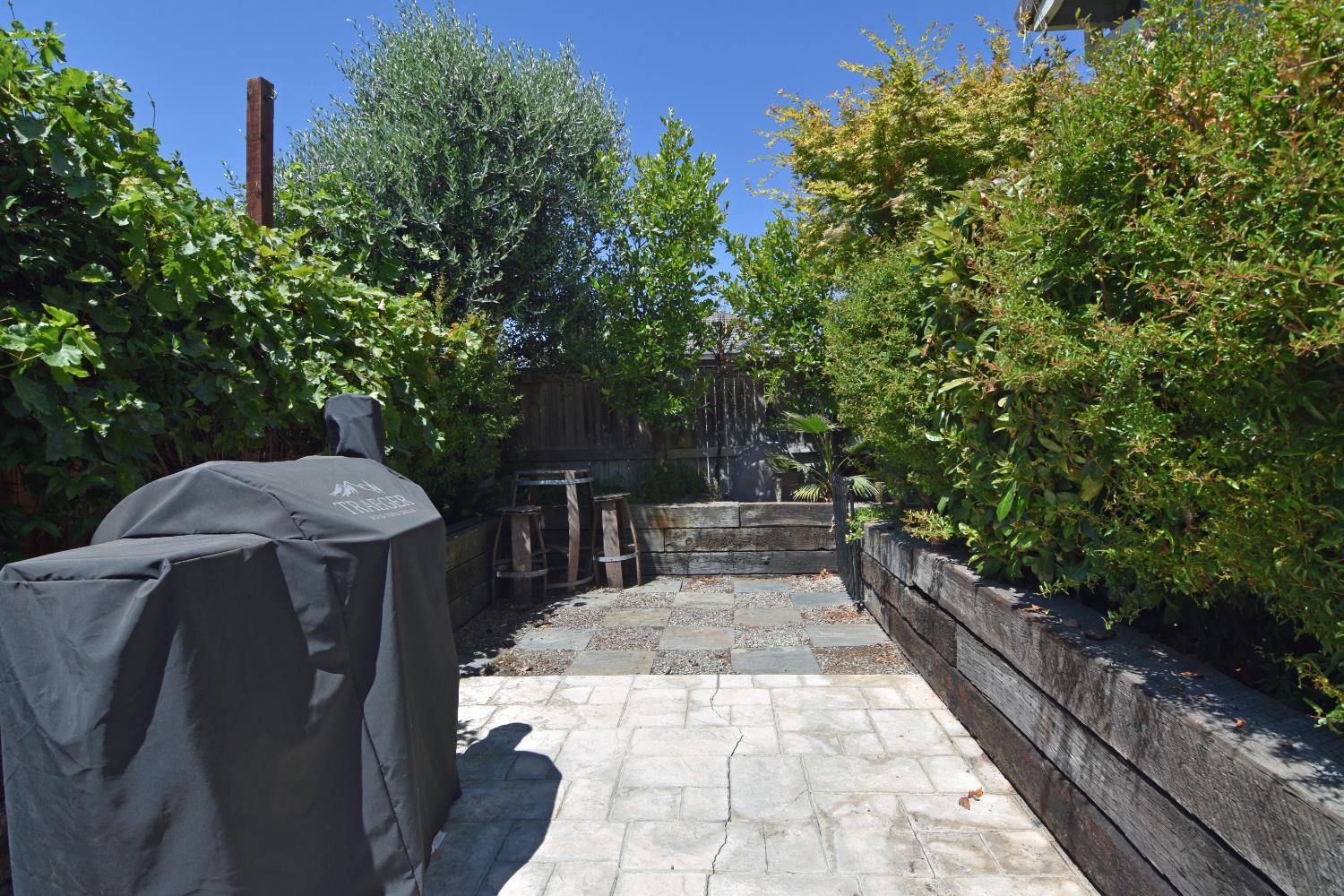 13702 Channel Ln, Waterford, CA 95386