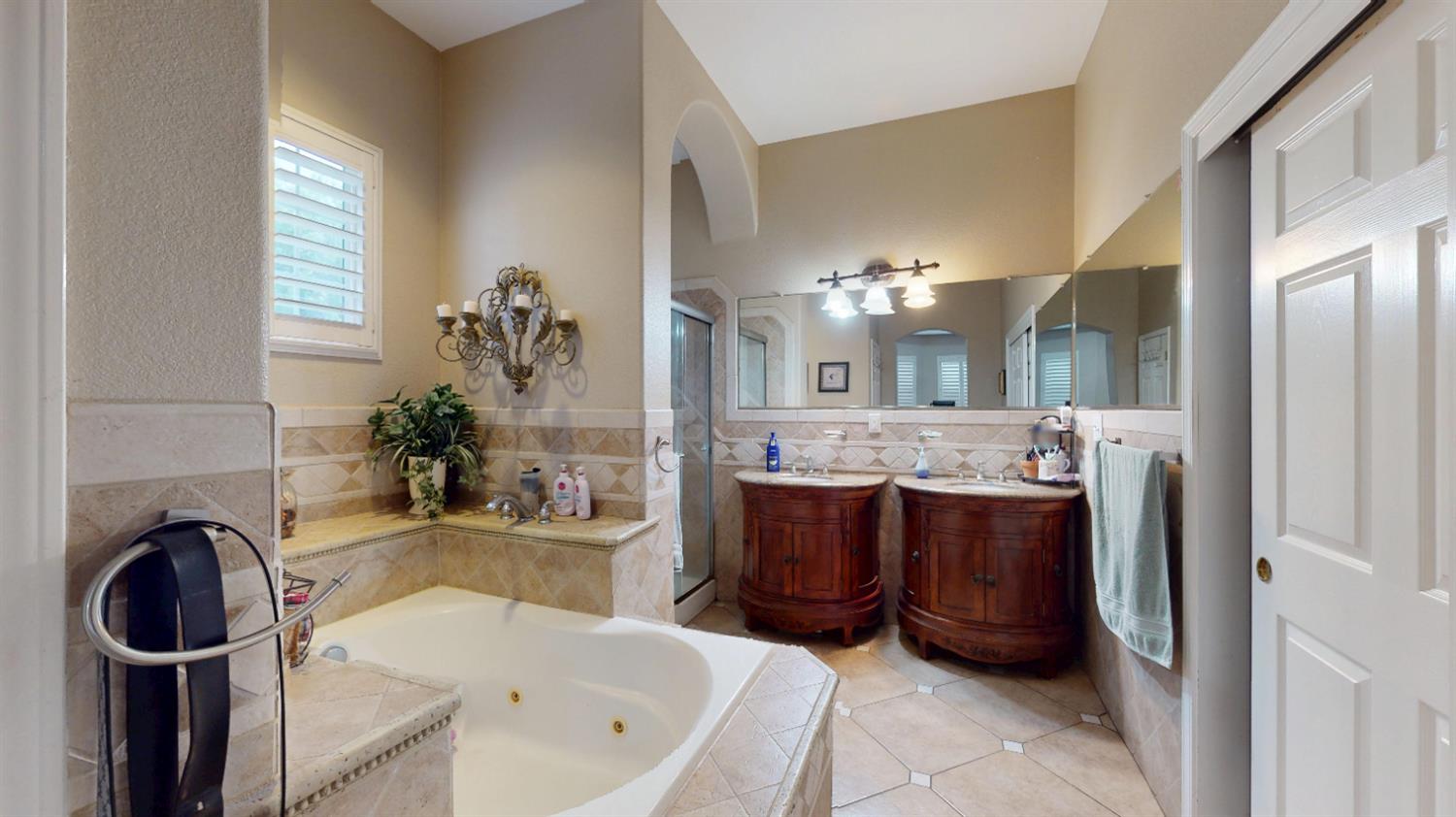 22095 State Highway 120, Escalon, CA 95320