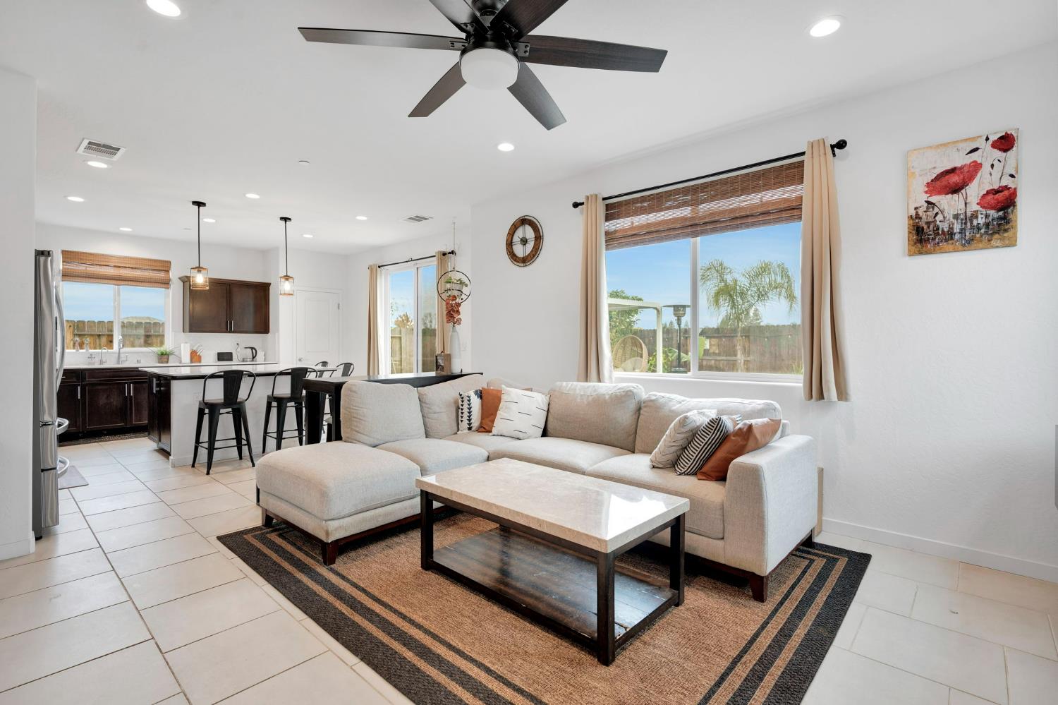 888 Descanso Ave, Clovis, CA 93619