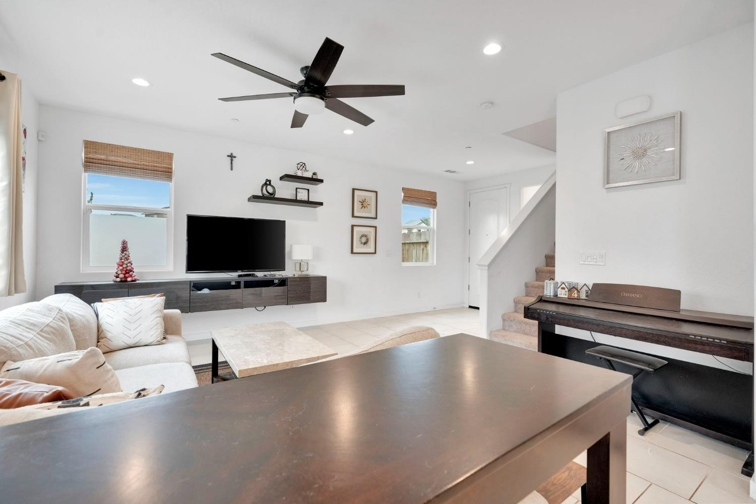 888 Descanso Ave, Clovis, CA 93619