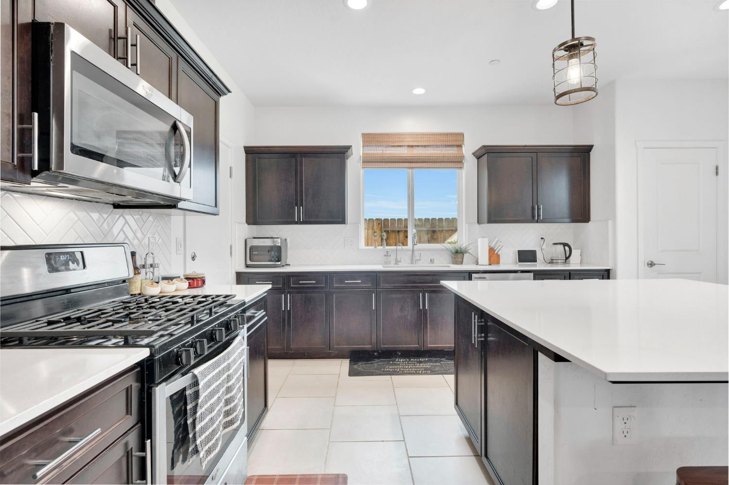 888 Descanso Ave, Clovis, CA 93619