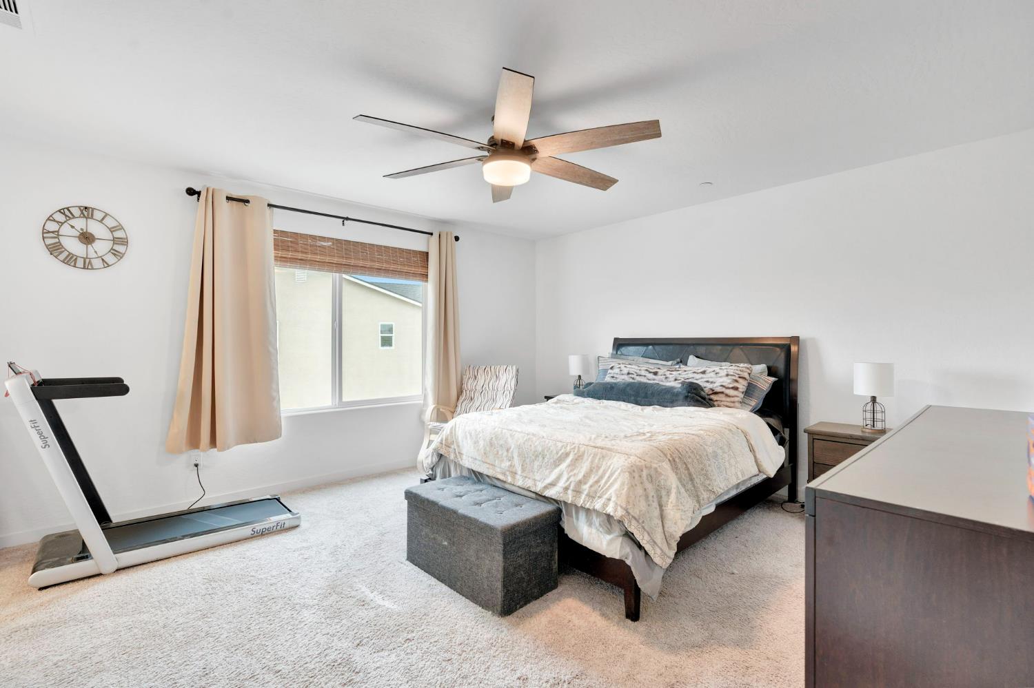 888 Descanso Ave, Clovis, CA 93619