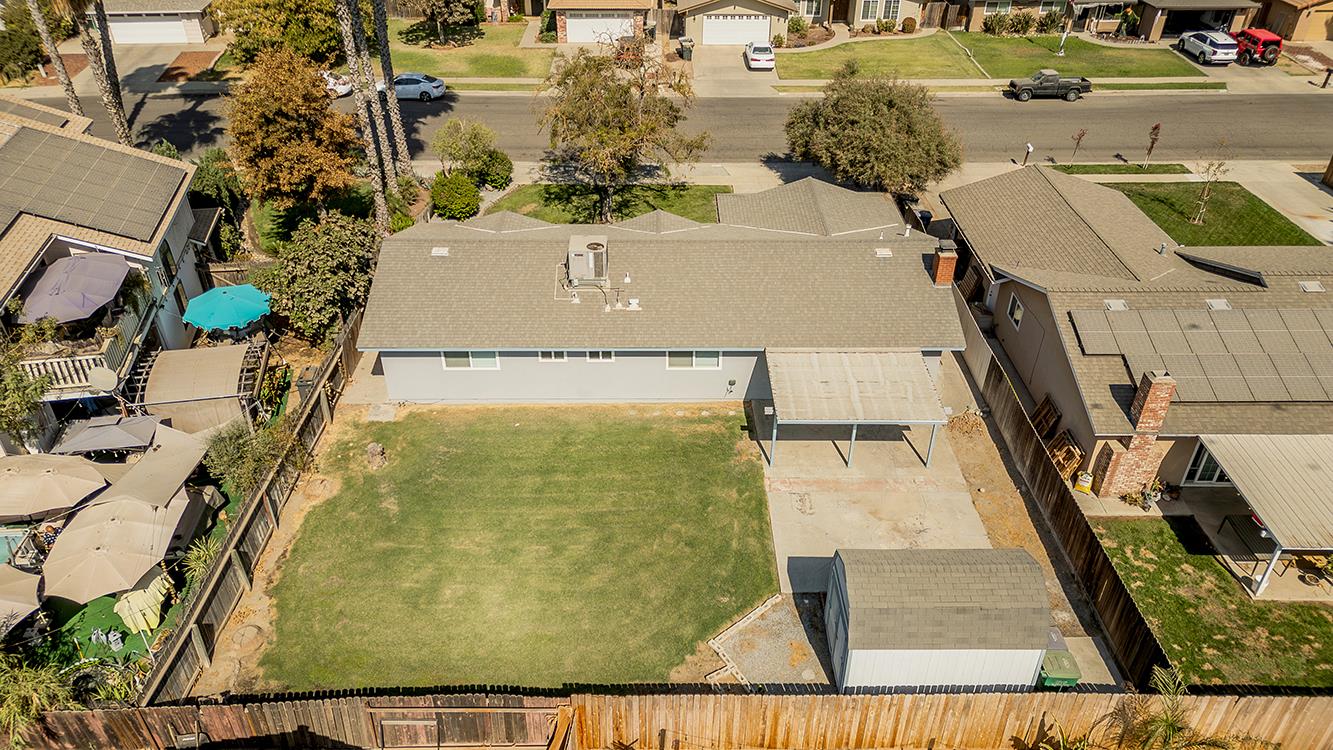 1093 Raymond Rd, Hanford, CA 93230