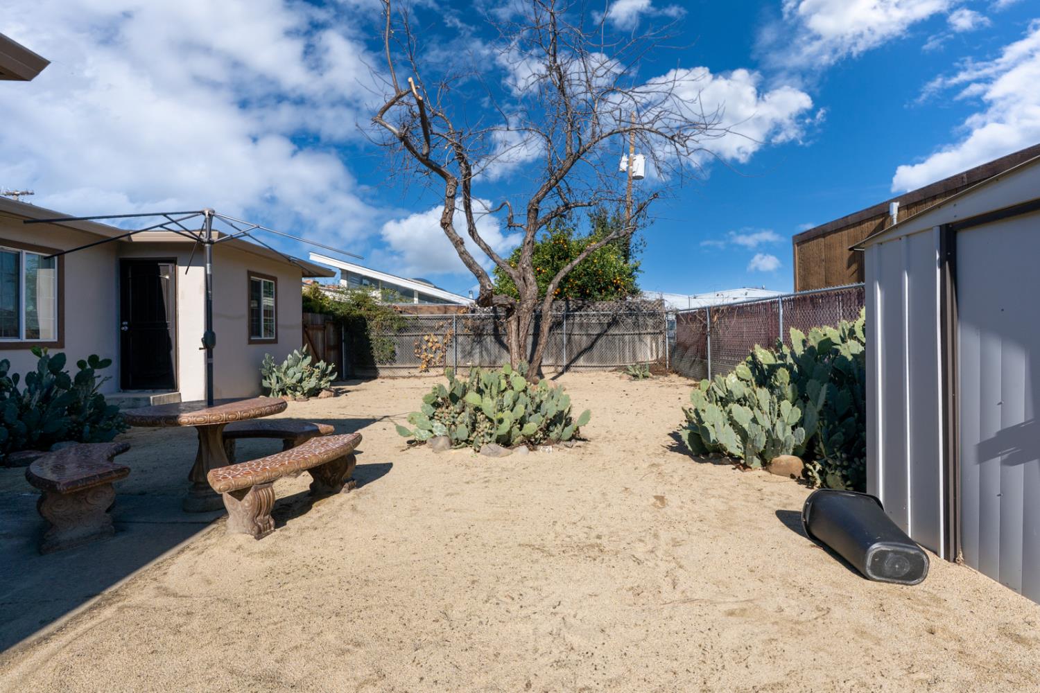 1402 S Nevada Ave, Los Banos, CA 93635