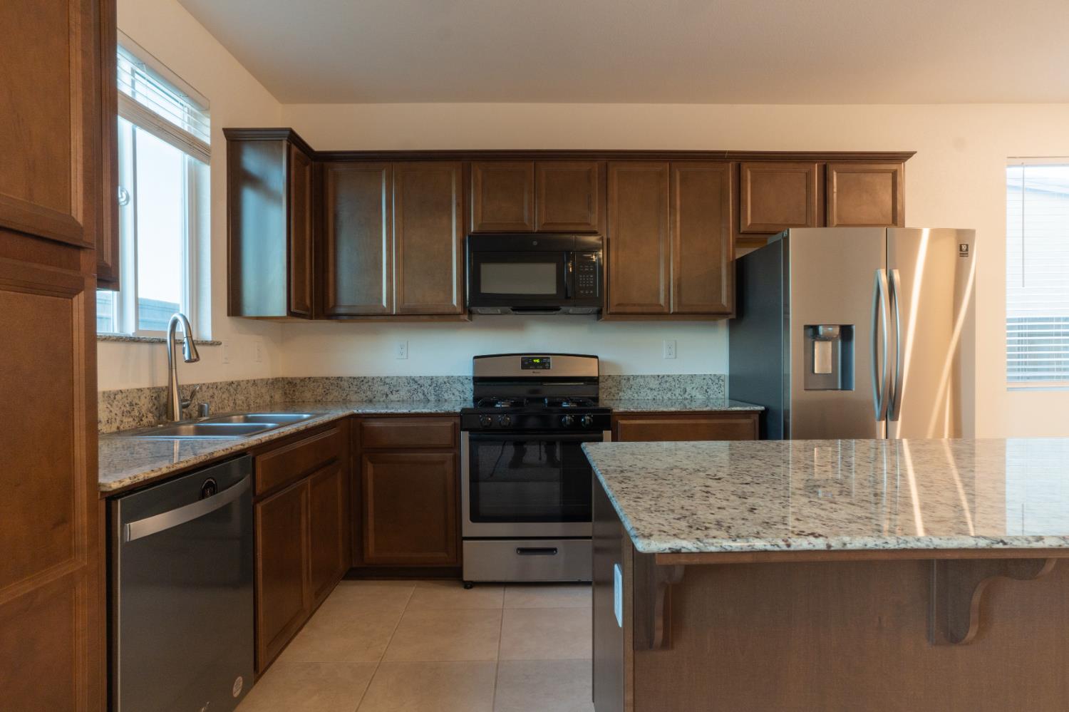 1705 Spadafore St, Los Banos, CA 93635