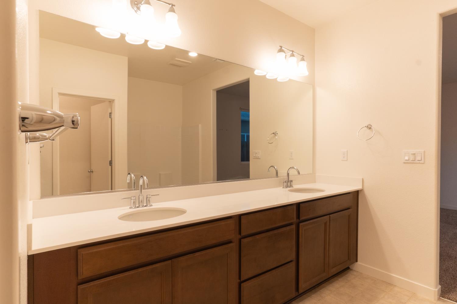 1705 Spadafore St, Los Banos, CA 93635