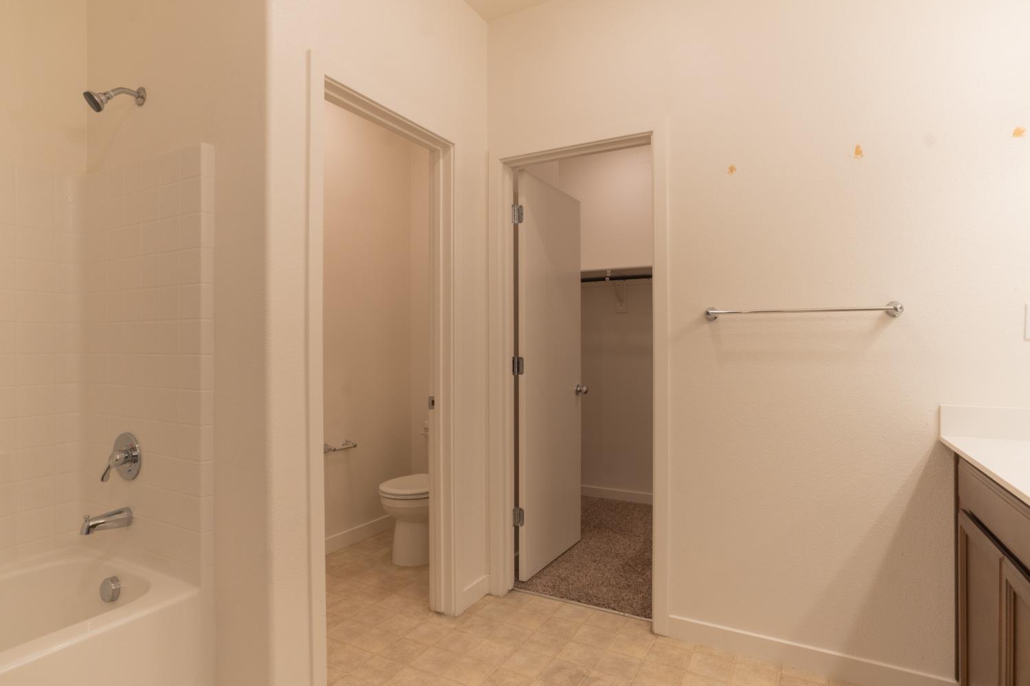 1705 Spadafore St, Los Banos, CA 93635