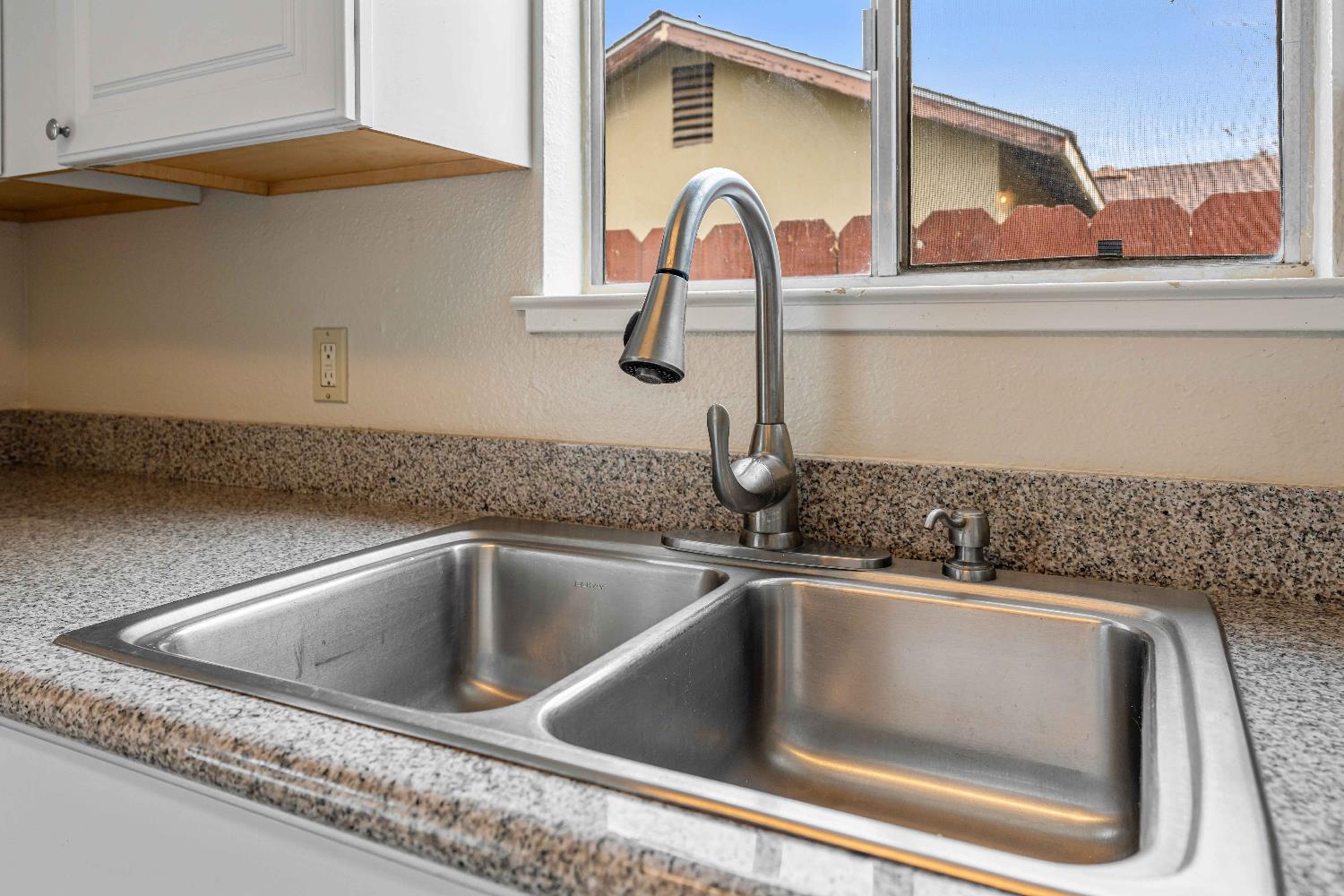 3105 Trudi Way, Modesto, CA 95354