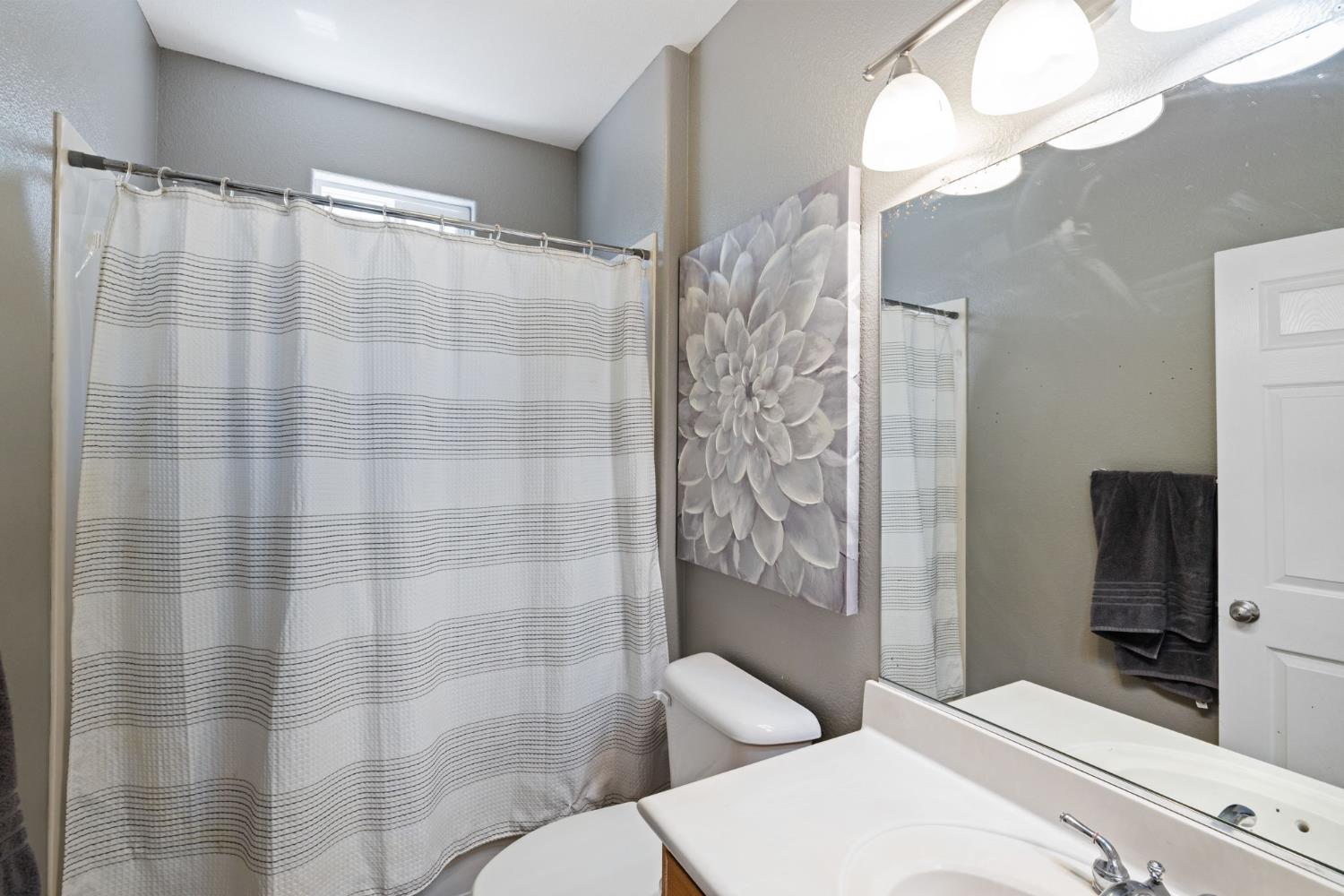 562 Ranger St, Oakdale, CA 95361