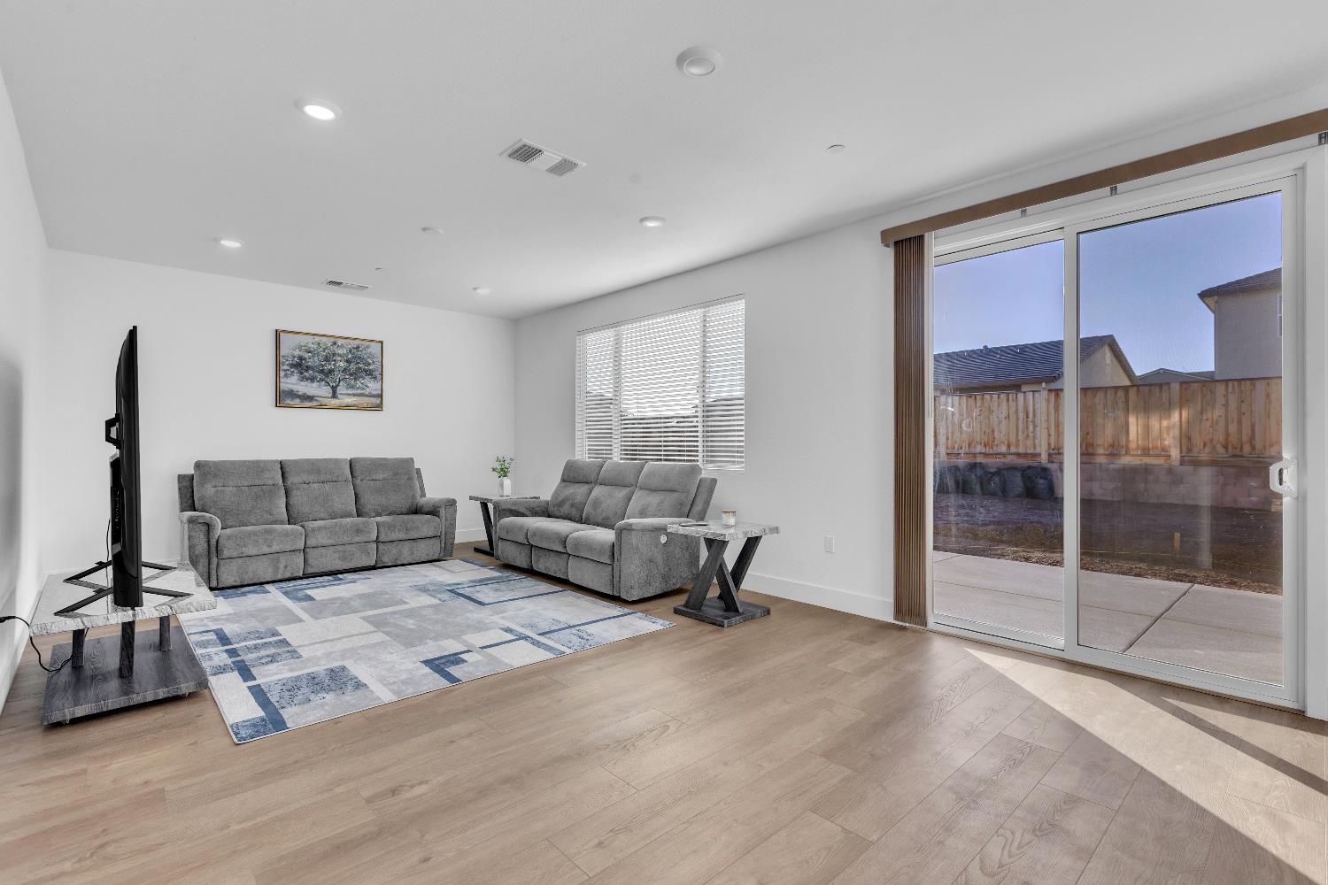 2104 Kimes Ranch Rd, Patterson, CA 95363