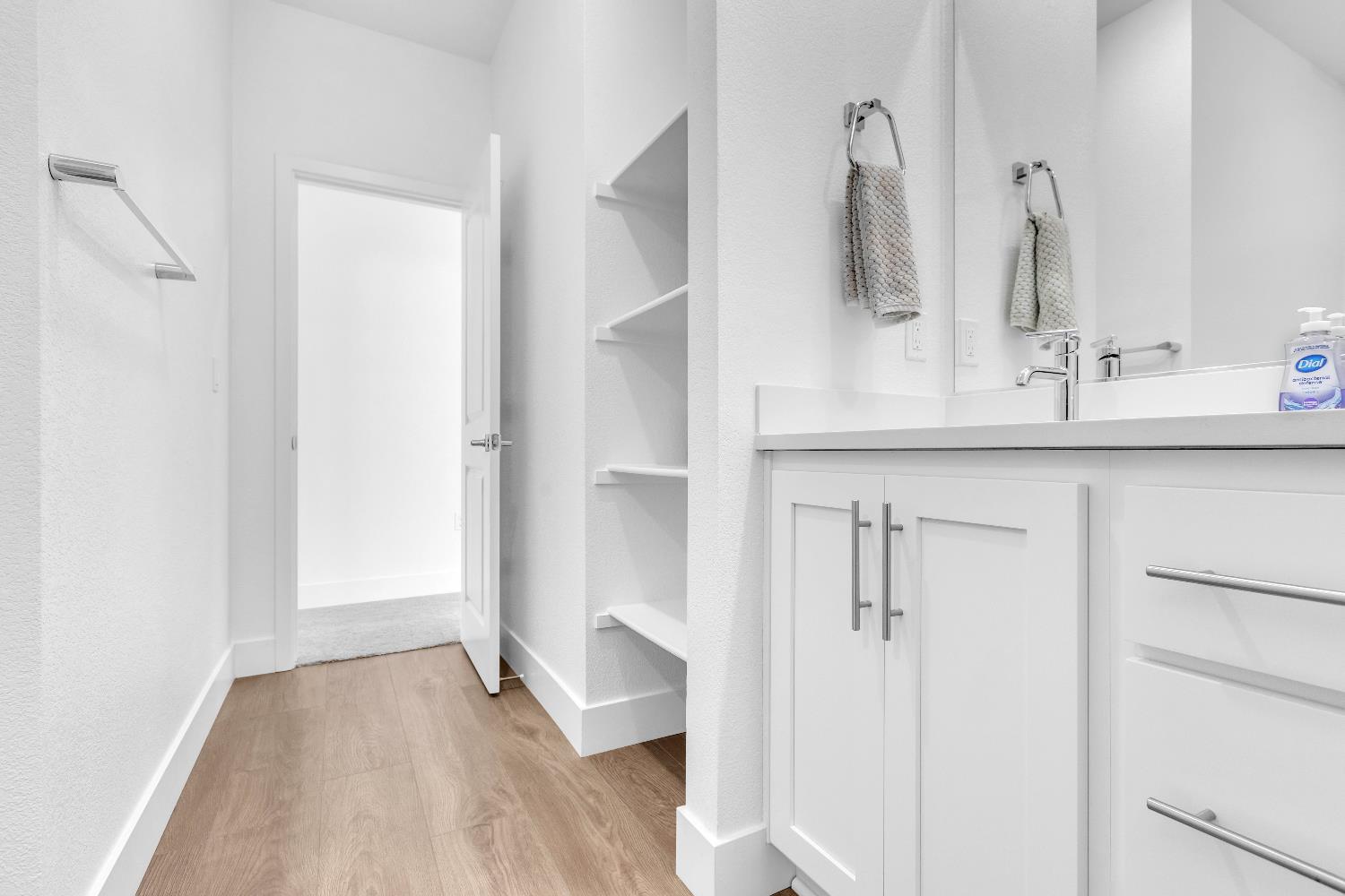 2104 Kimes Ranch Rd, Patterson, CA 95363