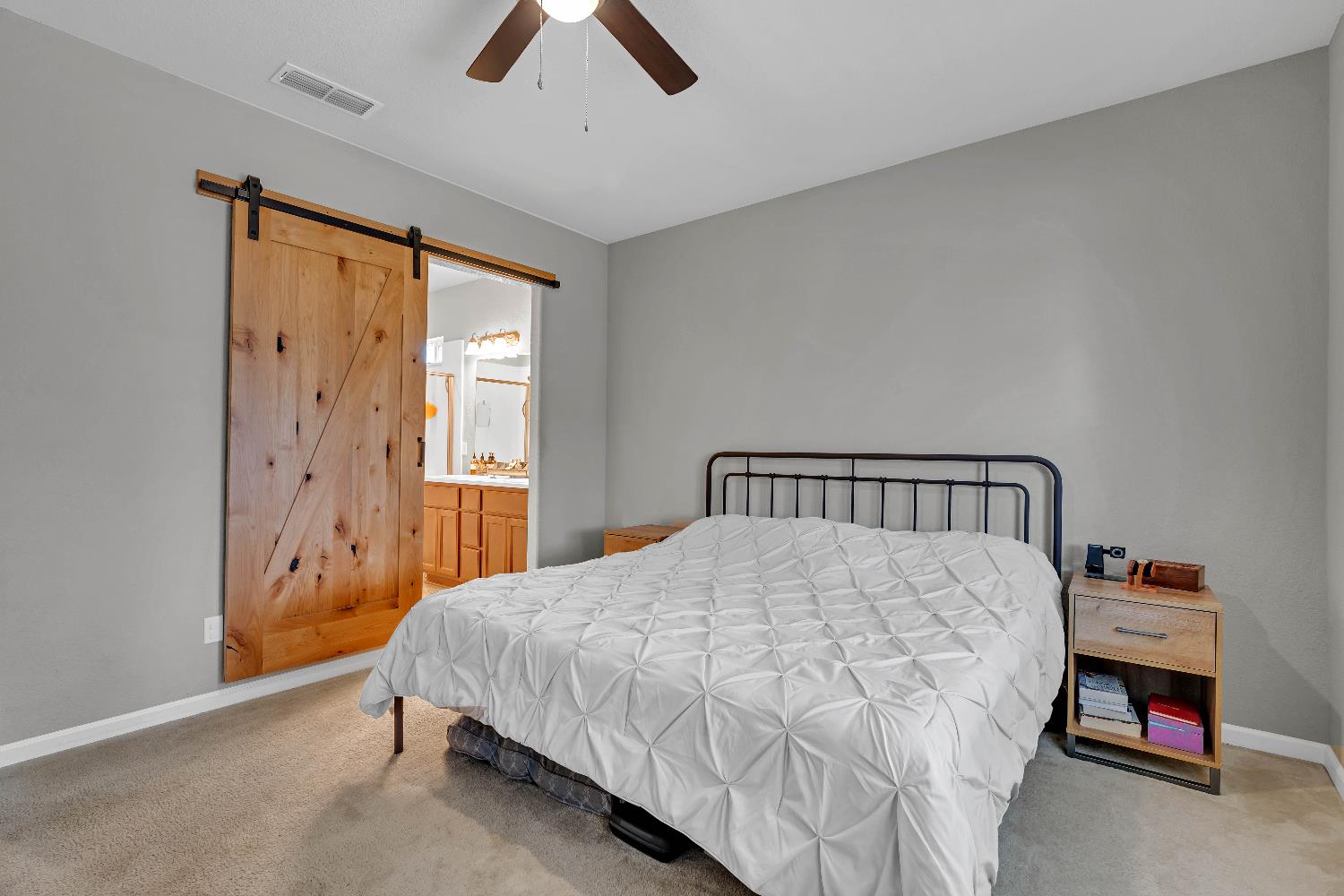 203 River Pointe Dr, Waterford, CA 95386