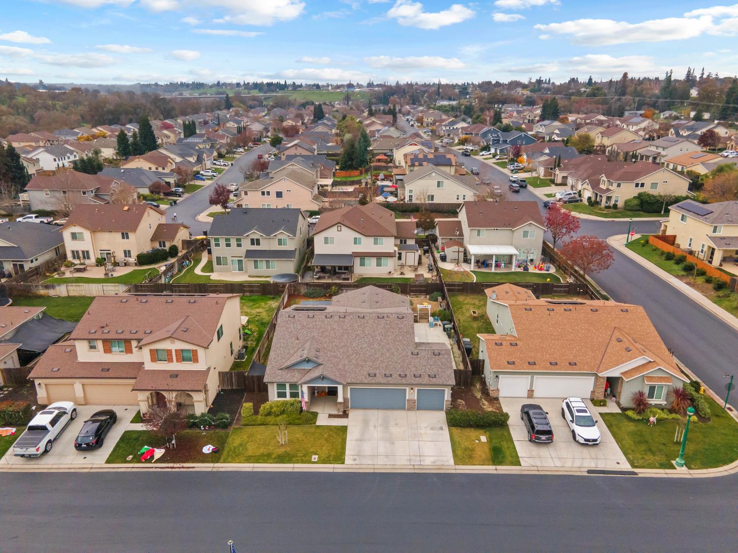 203 River Pointe Dr, Waterford, CA 95386