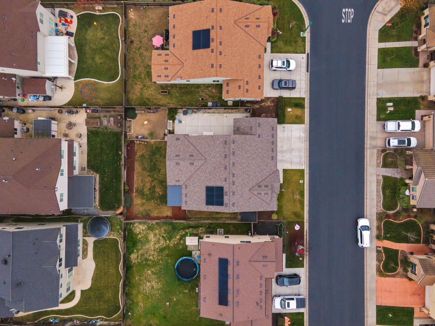 203 River Pointe Dr, Waterford, CA 95386