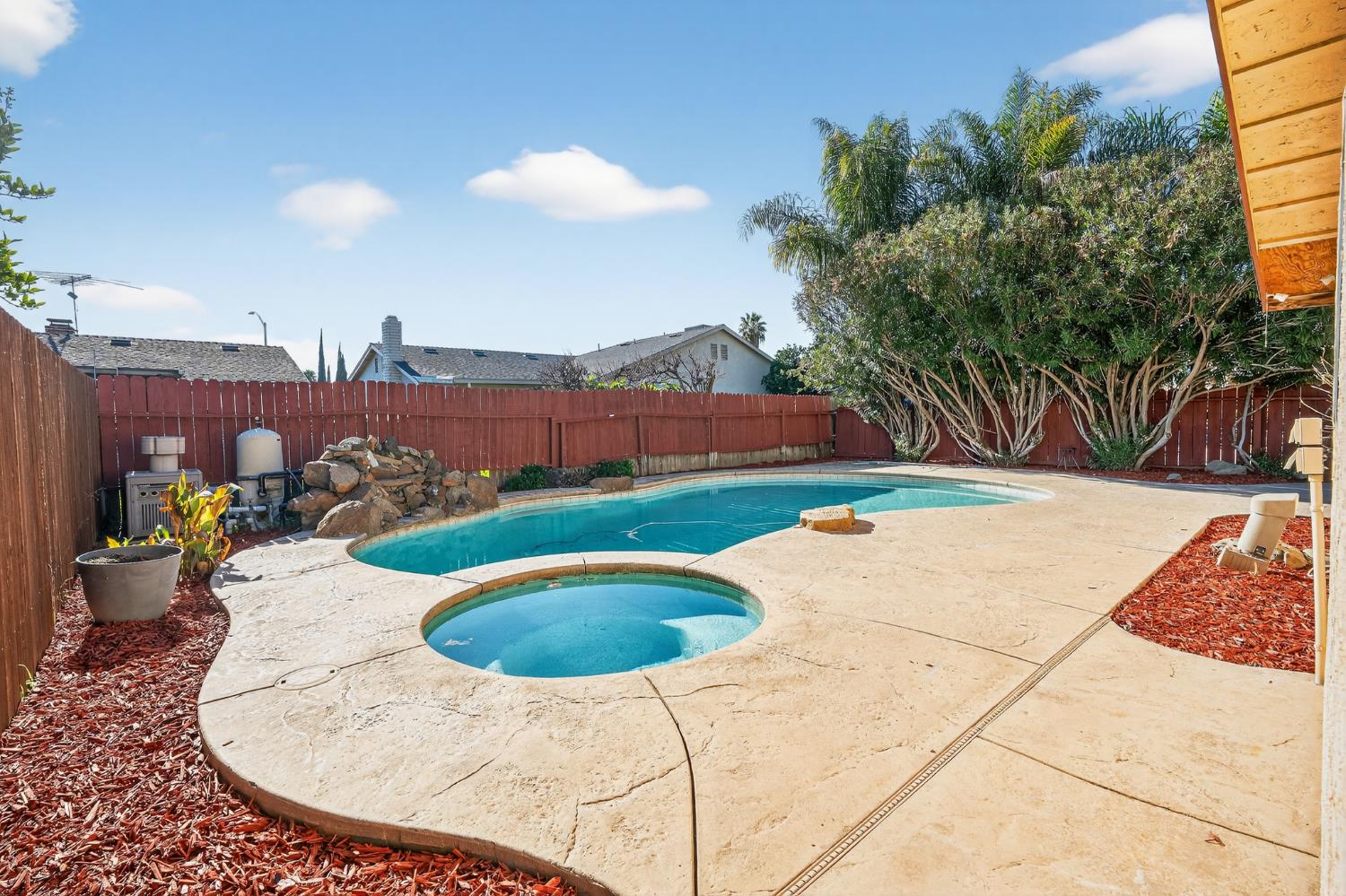 2016 Nimrood Dr, Ceres, CA 95307