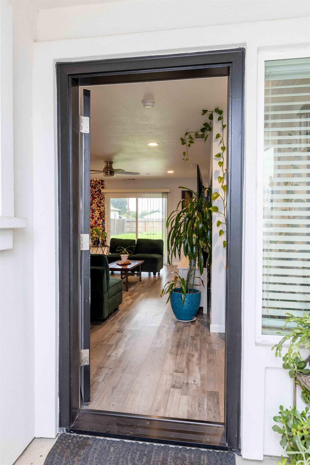 928 Alamo Ave, Modesto, CA 95351