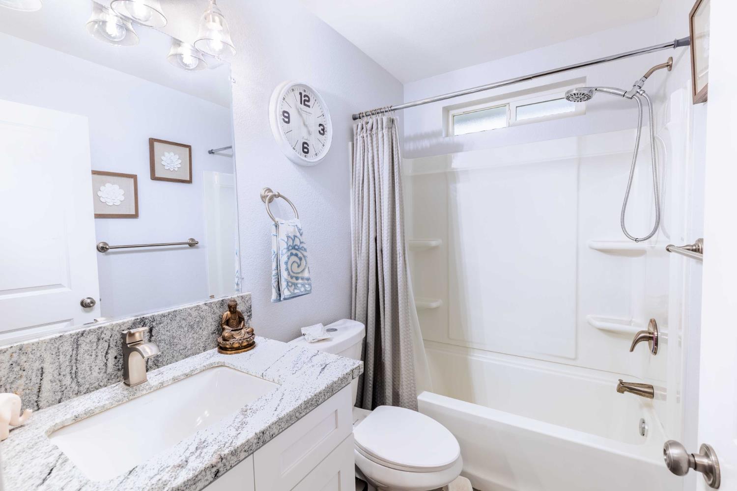 928 Alamo Ave, Modesto, CA 95351