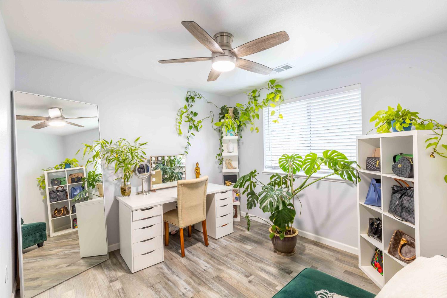 928 Alamo Ave, Modesto, CA 95351