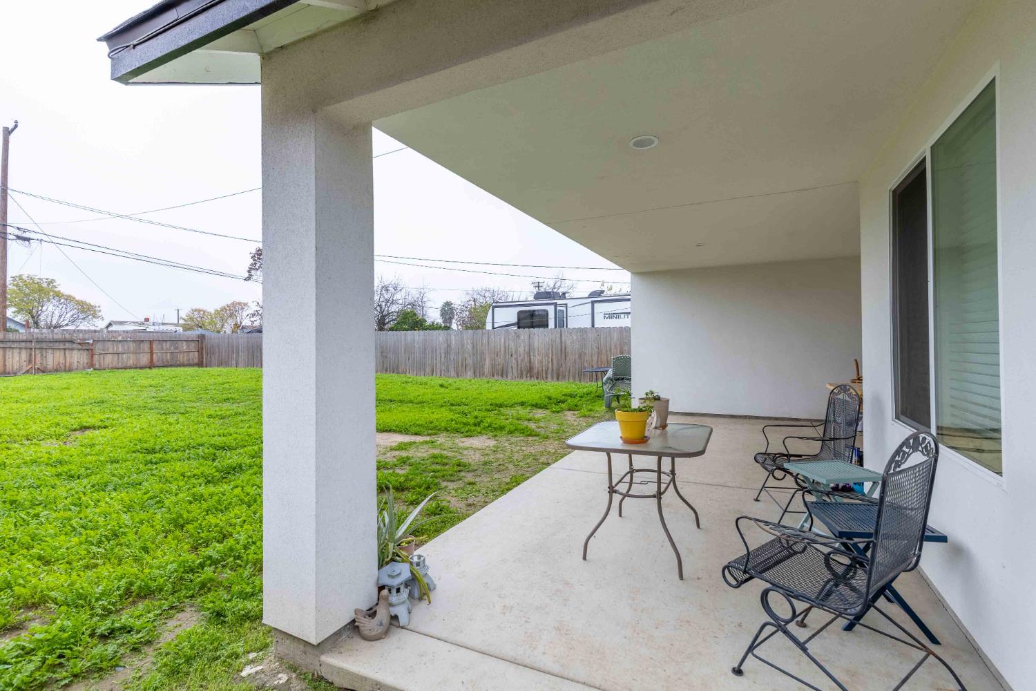 928 Alamo Ave, Modesto, CA 95351