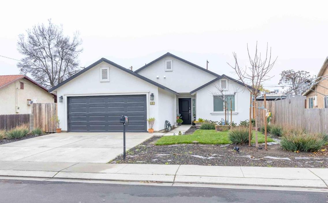 928 Alamo Ave, Modesto, CA 95351