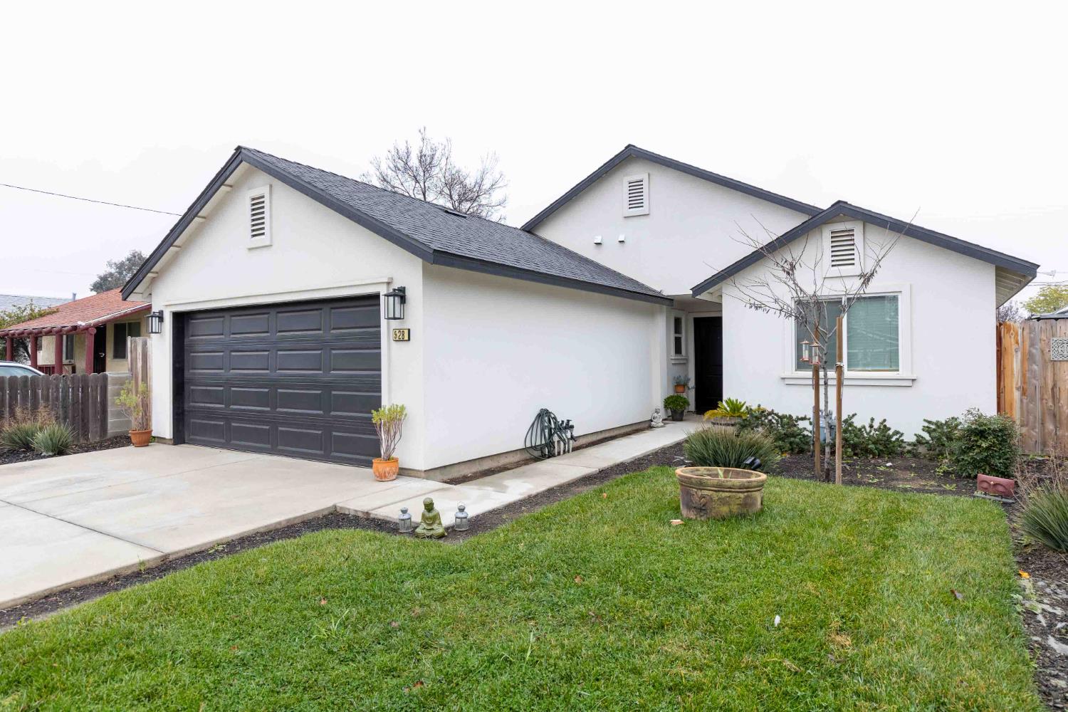 928 Alamo Ave, Modesto, CA 95351