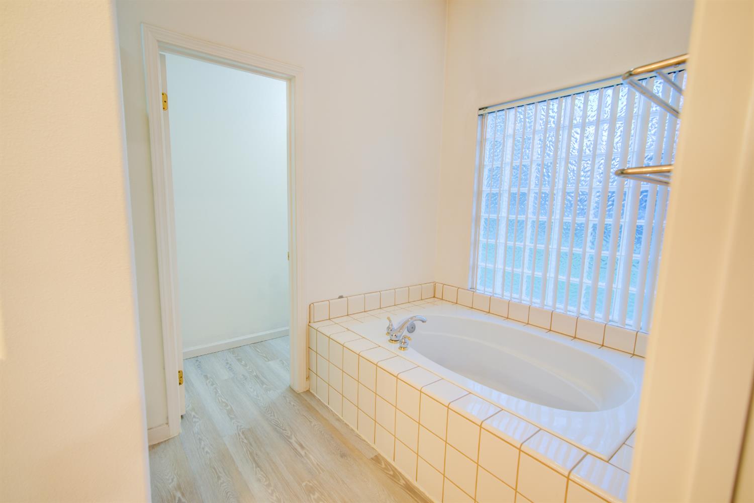 4115 Bella Vista St, Chowchilla, CA 93610