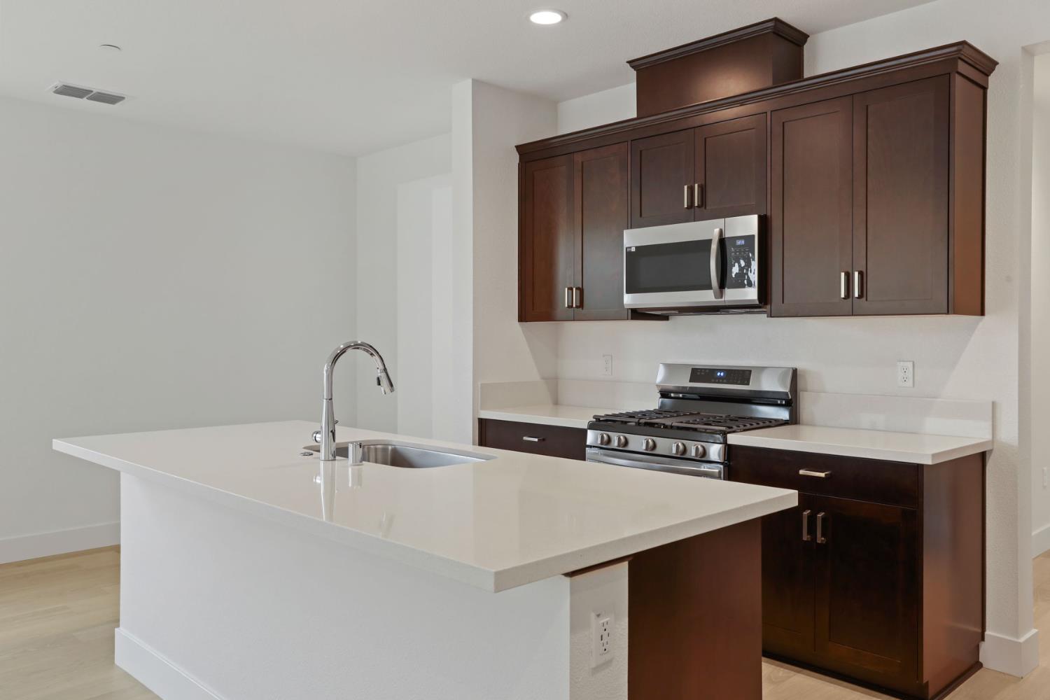 2171 Silk Ave, Manteca, CA 95337