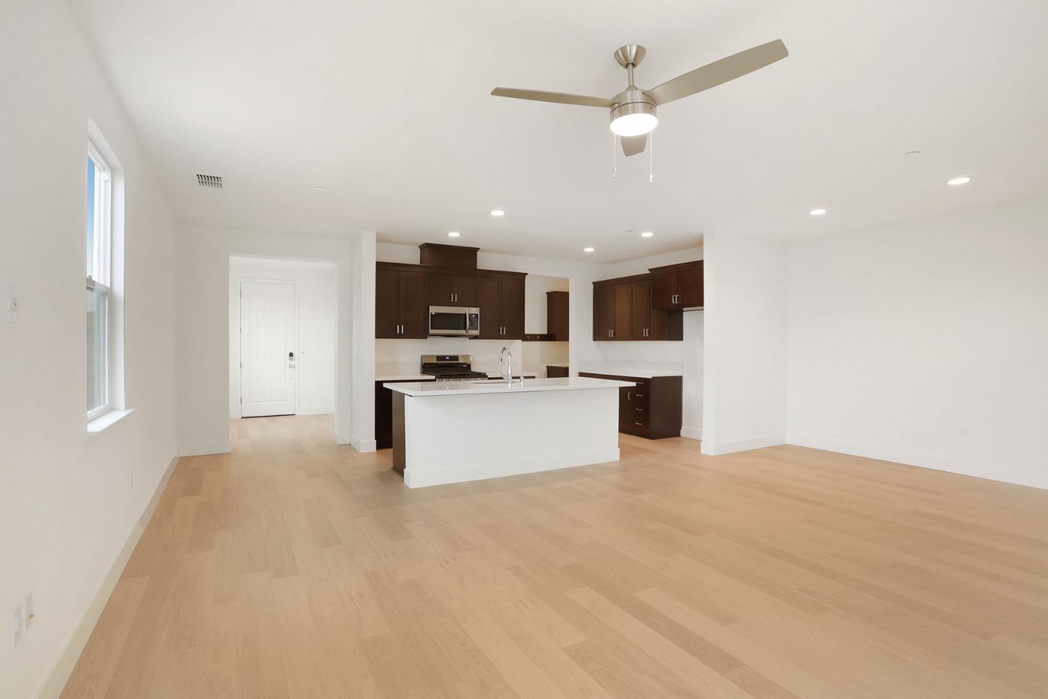 2171 Silk Ave, Manteca, CA 95337