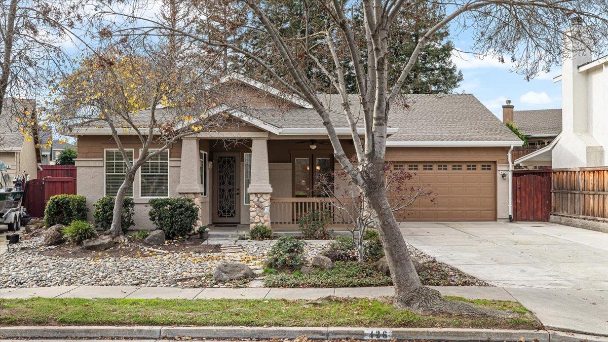 426 Treecrest Cir, Oakdale, CA 95361