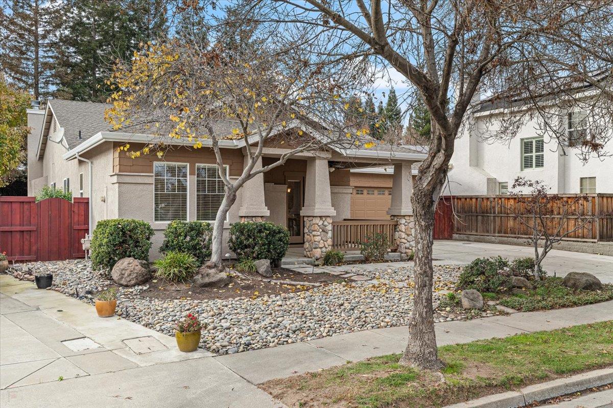 426 Treecrest Cir, Oakdale, CA 95361